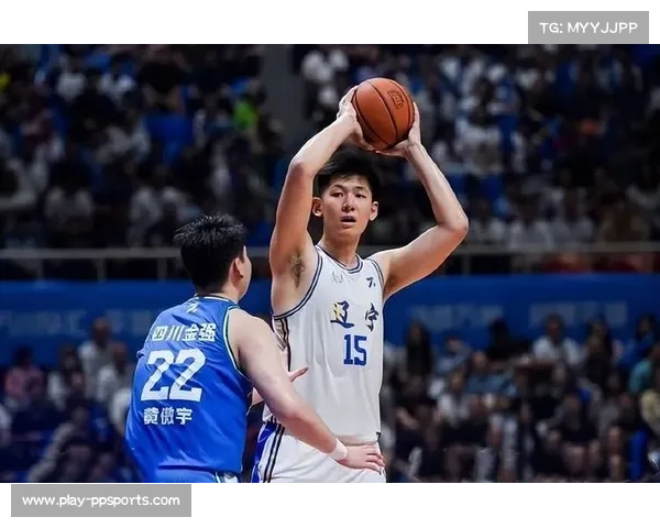 张陈治锋签订五年B类合同正式留守辽宁 韩德君接班人身份确立 张陈治锋签订五年B类合同正式留守辽宁 韩德君接班人身份确立
